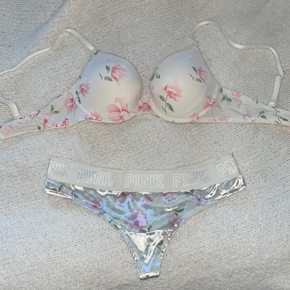 NWOT VS PINK Matching Underwear Set
